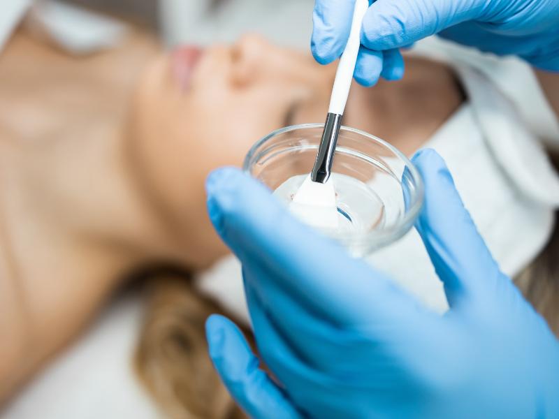 What is the Science Behind Medical-Grade VI Peels?